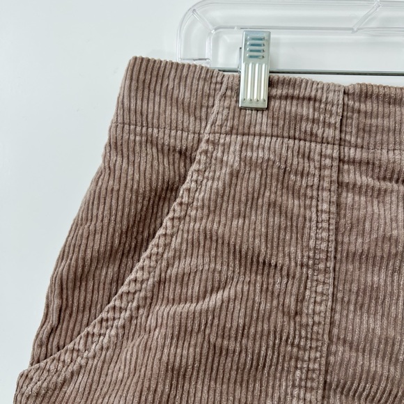 🤎 Basin + Range Brown Corduroy Shorts - RUNS LARGE - Picture 5 of 11